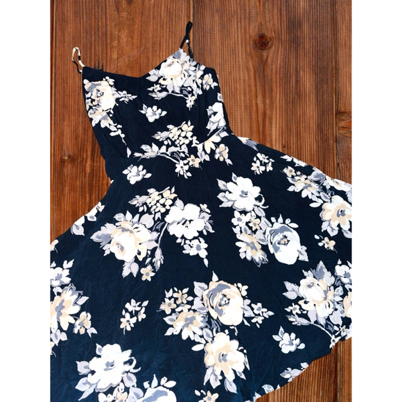 Old Navy Women’s Size Small Dark Navy Floral Sleeveless Mini Dress Beachy Goth - Picture 12 of 14